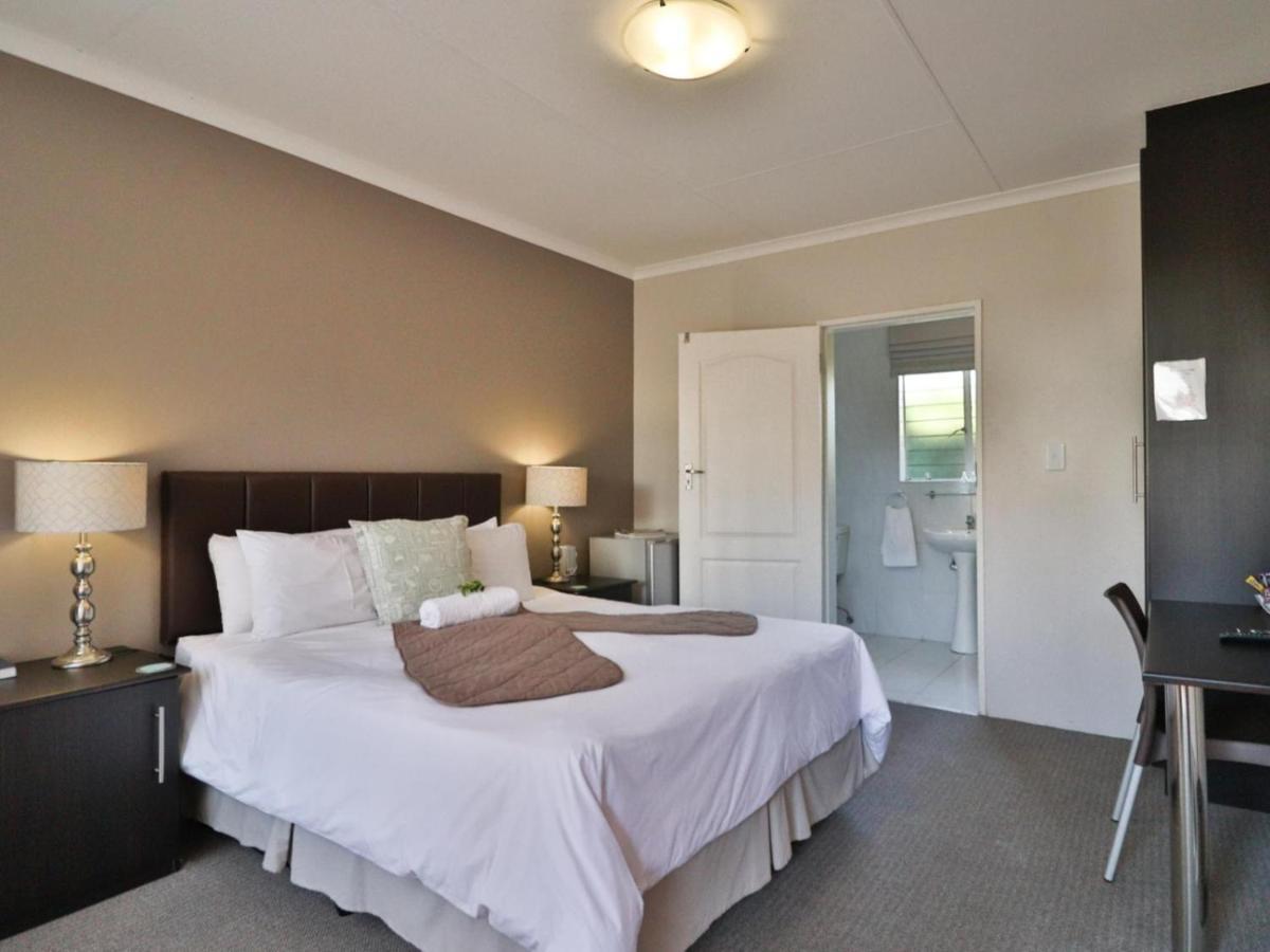 Fin And Feather Guest Lodge Boksburg Bagian luar foto