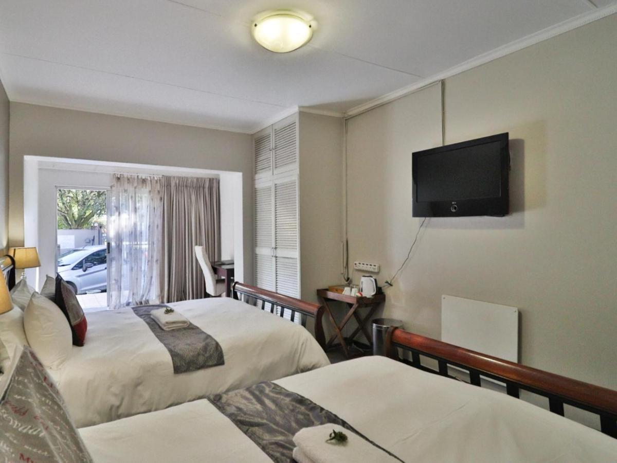 Fin And Feather Guest Lodge Boksburg Bagian luar foto