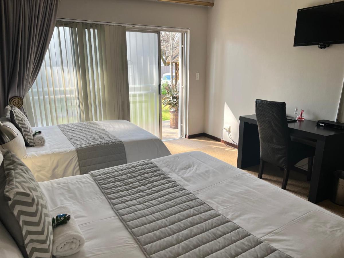 Fin And Feather Guest Lodge Boksburg Bagian luar foto