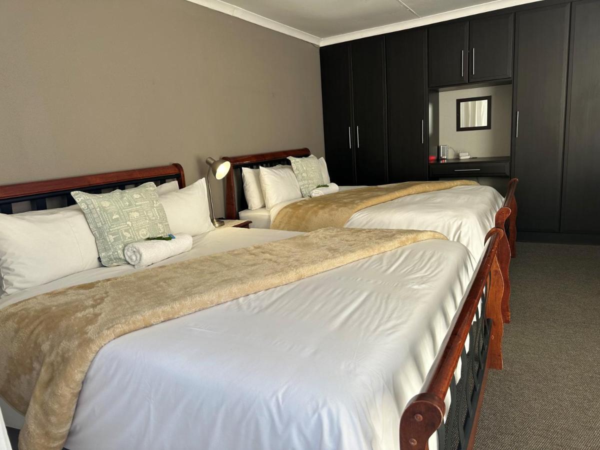 Fin And Feather Guest Lodge Boksburg Bagian luar foto