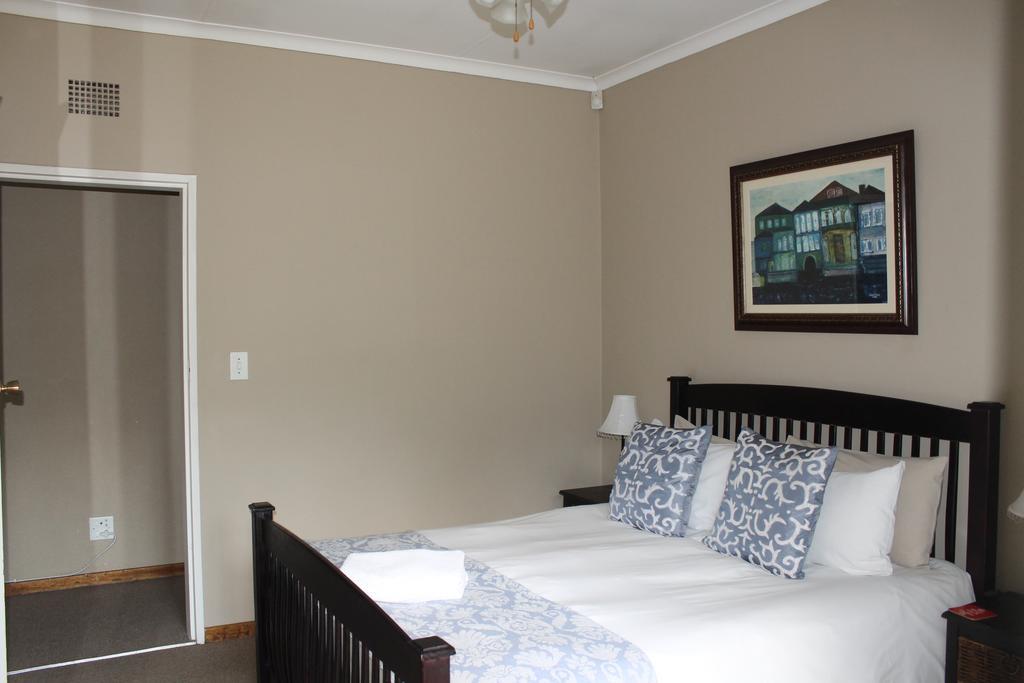 Fin And Feather Guest Lodge Boksburg Bagian luar foto