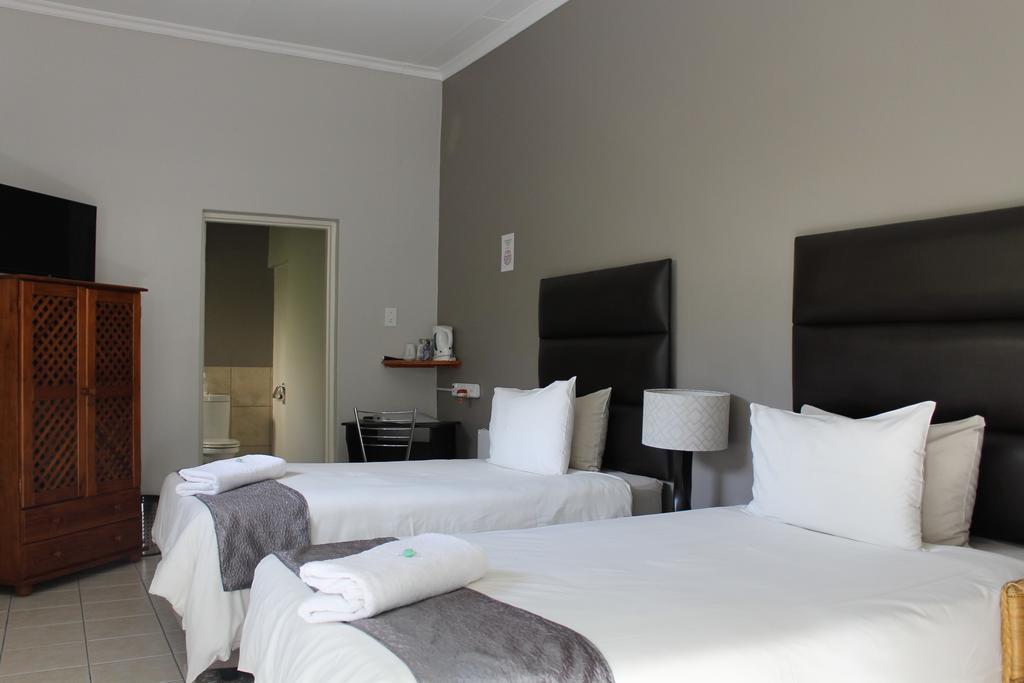 Fin And Feather Guest Lodge Boksburg Bagian luar foto