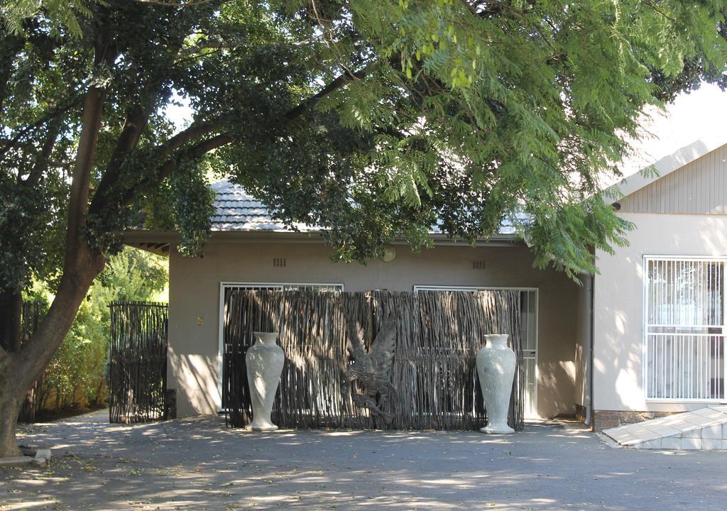 Fin And Feather Guest Lodge Boksburg Bagian luar foto