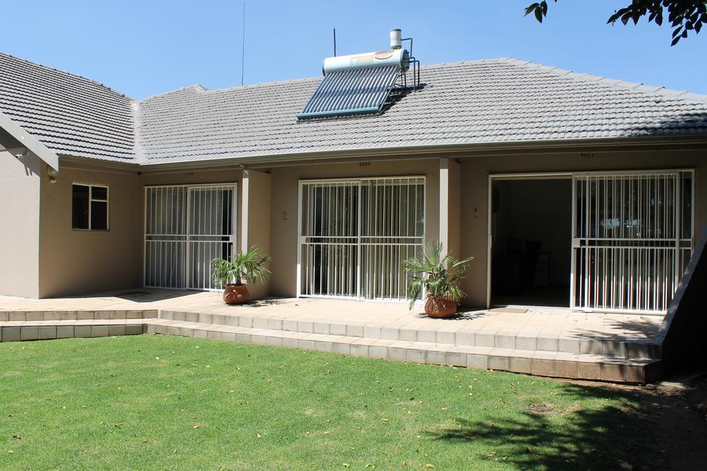 Fin And Feather Guest Lodge Boksburg Bagian luar foto