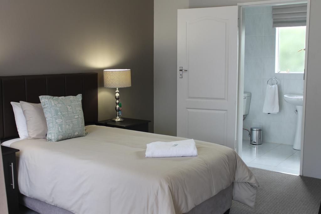 Fin And Feather Guest Lodge Boksburg Bagian luar foto