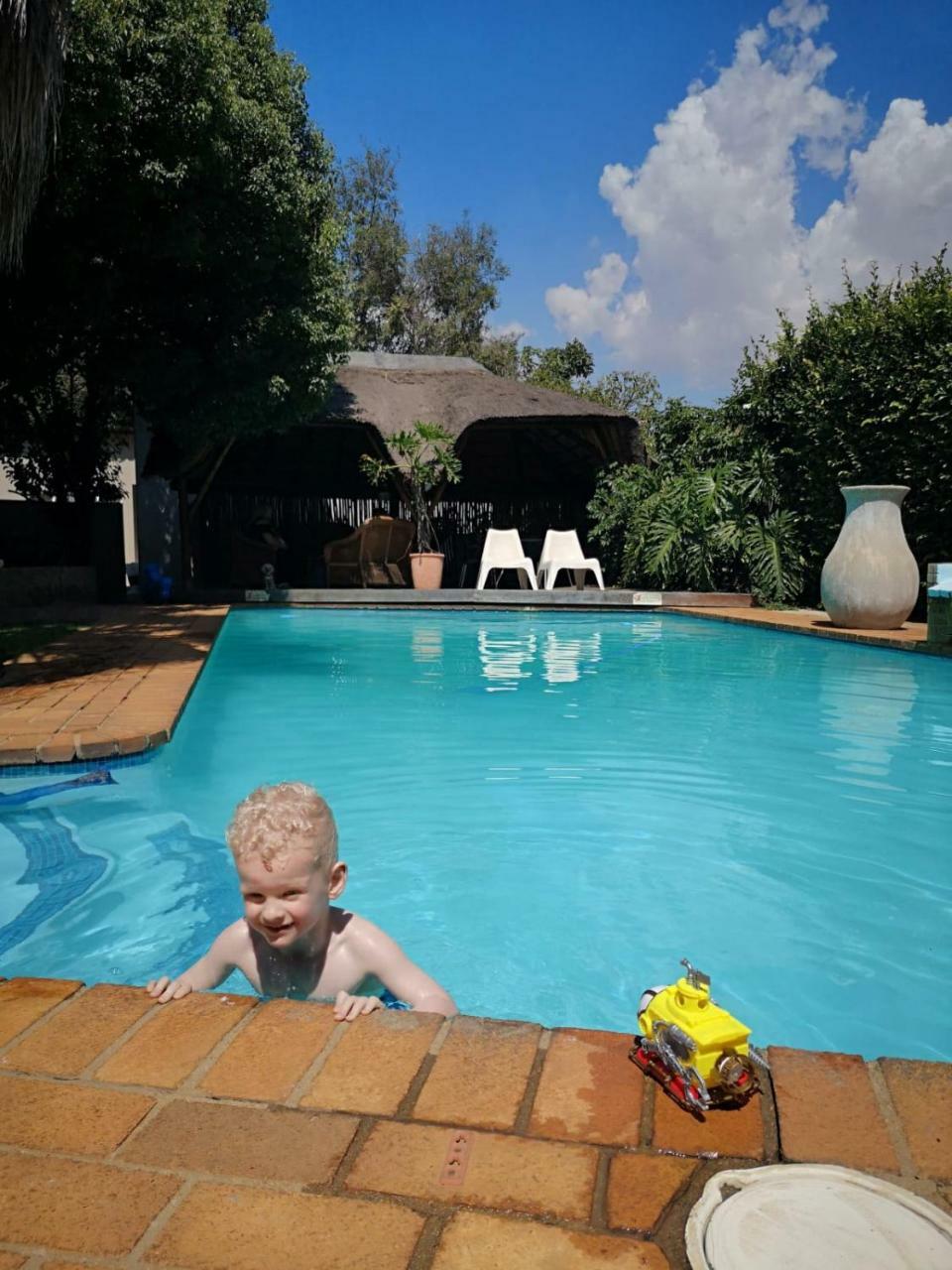 Fin And Feather Guest Lodge Boksburg Bagian luar foto