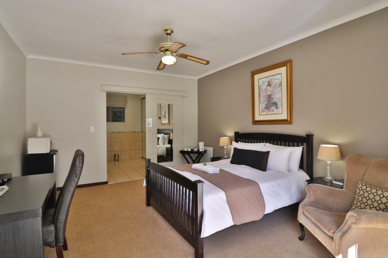 Fin And Feather Guest Lodge Boksburg Bagian luar foto