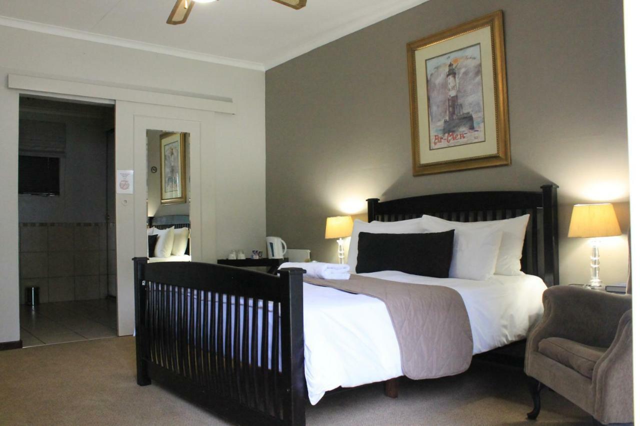 Fin And Feather Guest Lodge Boksburg Bagian luar foto